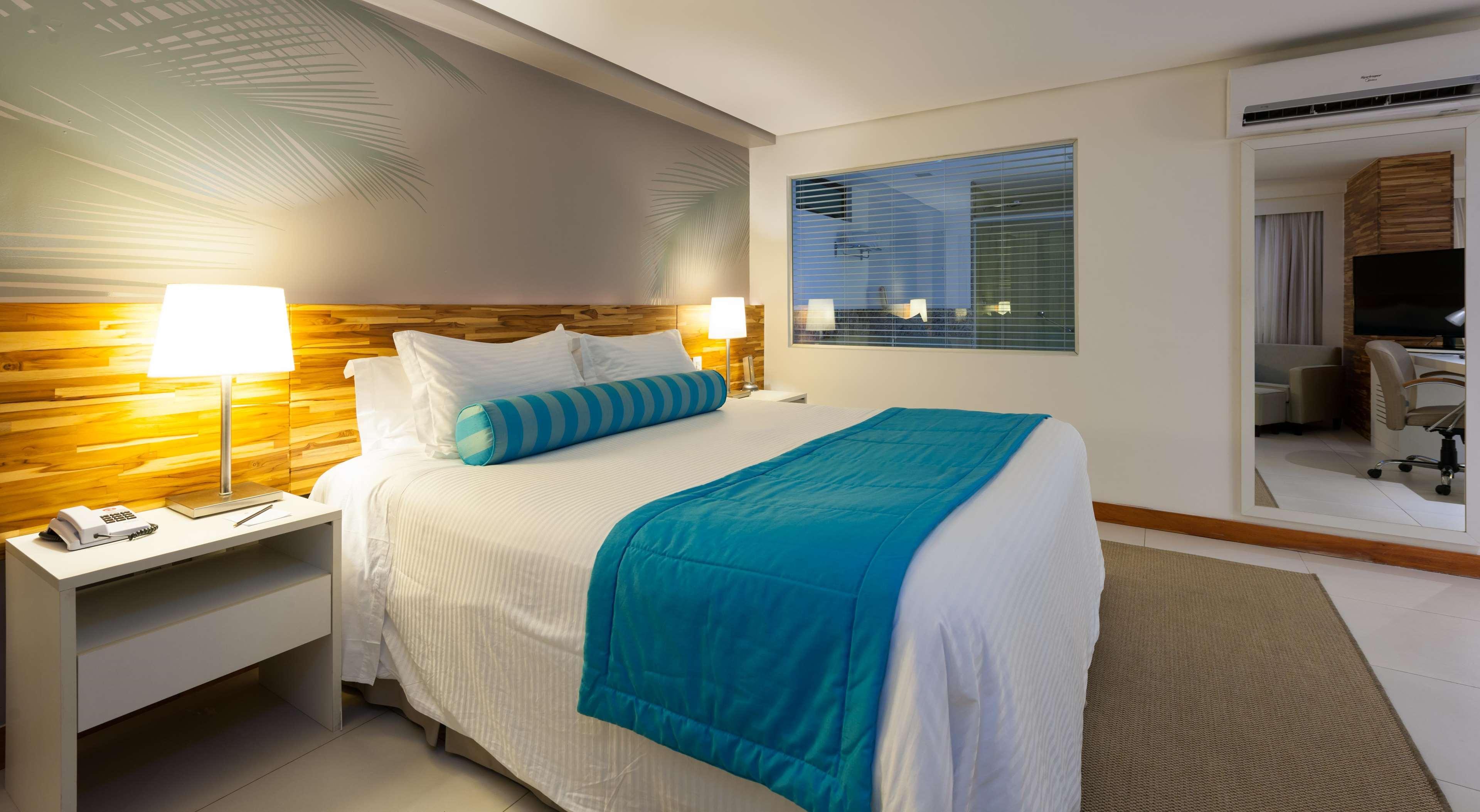 Best Western Premier Maceio Екстер'єр фото A bedroom at the hotel