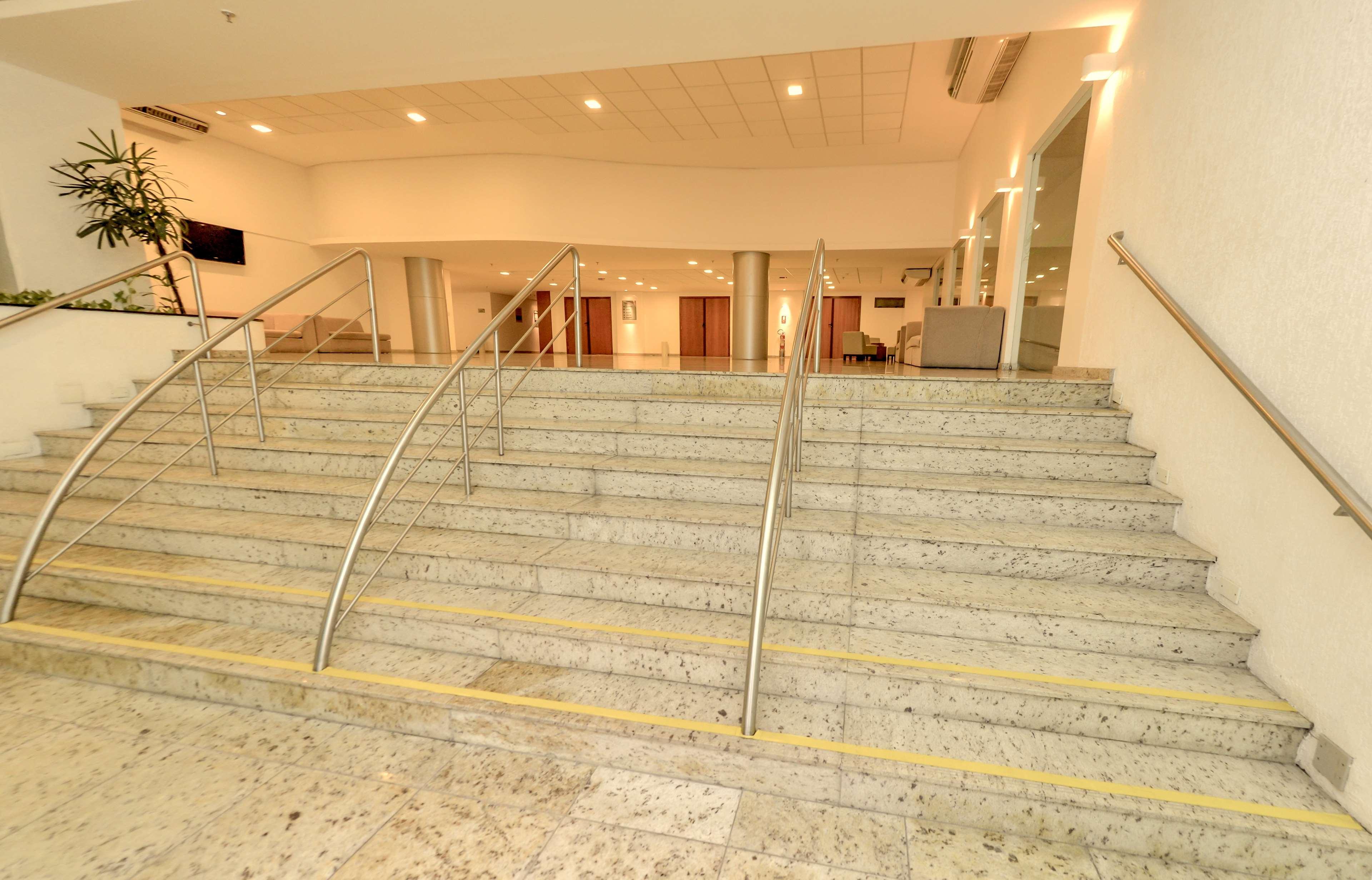 Best Western Premier Maceio Екстер'єр фото Interior of the library